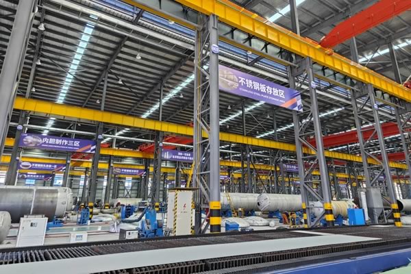 科學布局、目視管理、創(chuàng)新驅動——精益6S走進中杰特裝生產車間